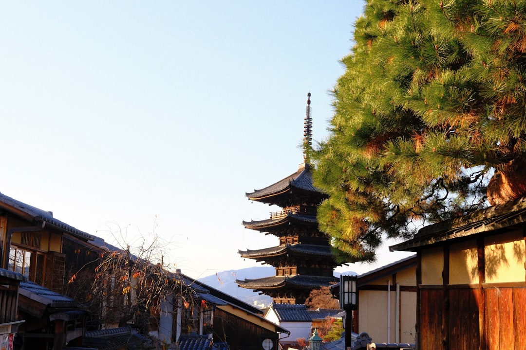 【自宅の夢】あなたの心の城、守護霊からのメッセージを解き明かす